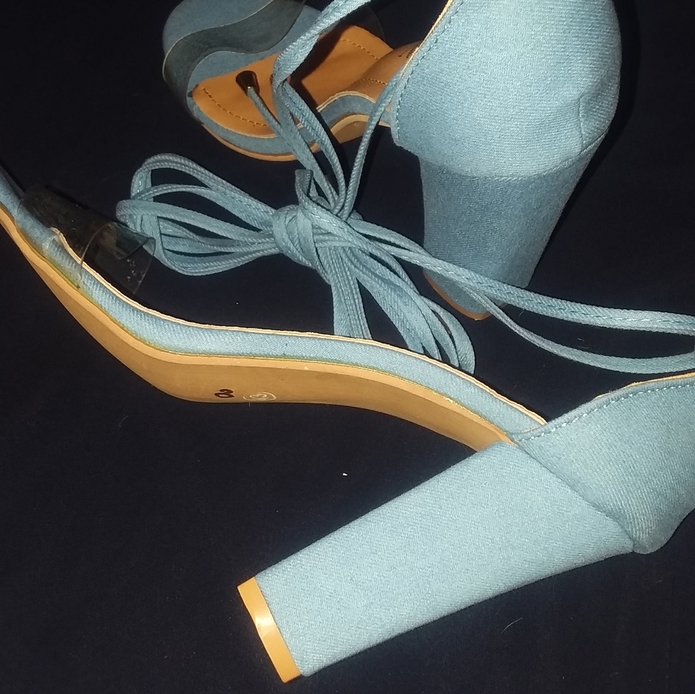 Shoes - Picture 4 of 4